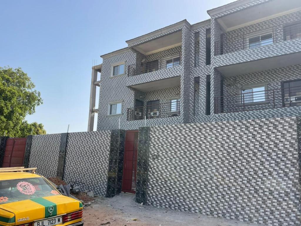 15 BEDROOMS HOUSE FOR SALE AT JABANG ONE COMPOUND FROM THE HIGHWAY PRICE D25MILLION DALASIS WITH NEGOTIATION