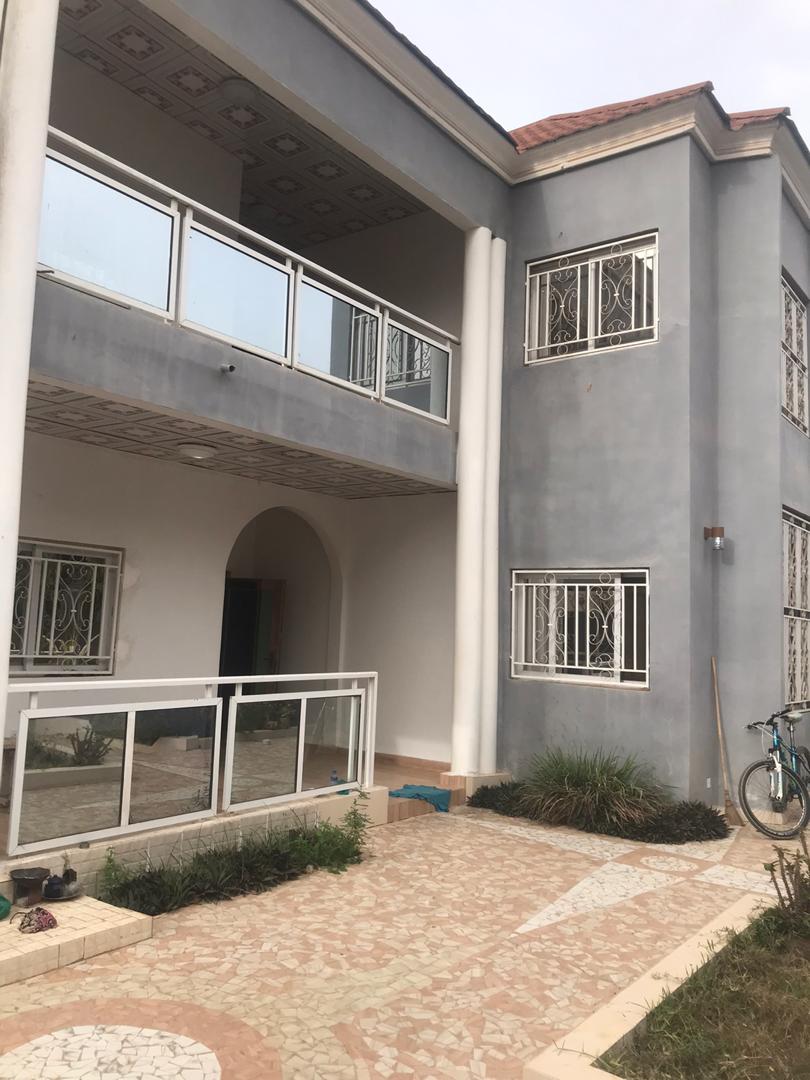 Five bedrooms house in Kololi for rent two compounds from the highway close to poco loco junction for D400,000 per year 