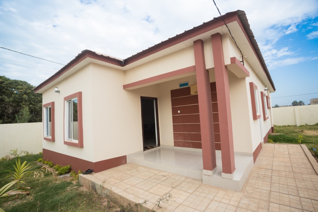 Newly built 4 bedrooms house modern style in Sukuta Dalaba Estate for rent short and long term