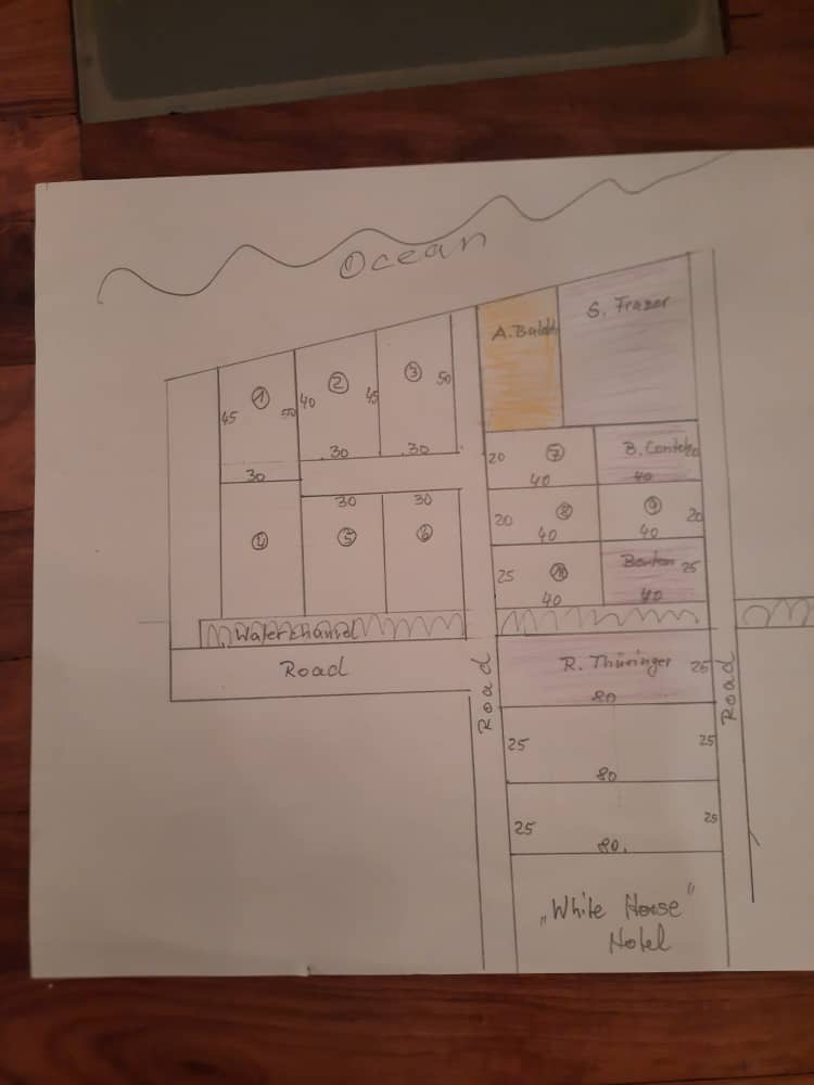 CHEAPEST 10 EMPTY PLOTS OF LAND FOR SALE AT BATOKUNKU ON A SEAFRONT WITH DIFFERENT SIZES AND PRICES MEASURING FROM  20 x 40 METERS TO 30 x 50 METERS 