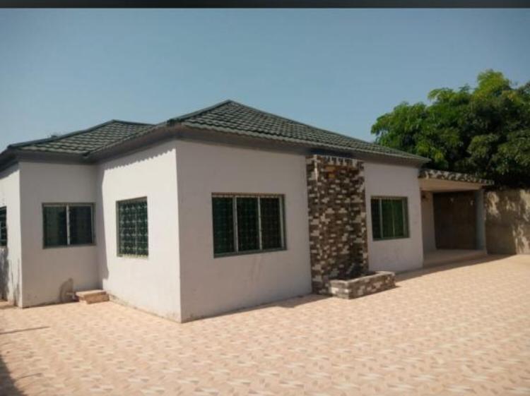3 bedrooms house for sale at salagi close to Brusubi phase 1 for sale