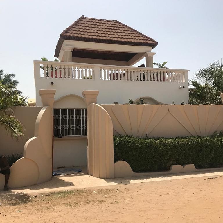 Three bedrooms house for rent at Kerr Serign, the house is just a walking distance to Senegambia and the price is D185,000 per year and a 10% security deposit which is refundable after the tenancy period 