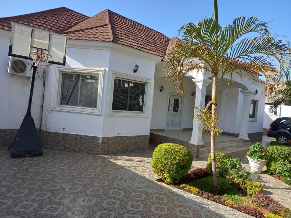4 BEDROOMS 4 SALE @ BIJILO NEXT TO MUHAMMED JAH RESIDENCE WITH BOYS QUARTERS