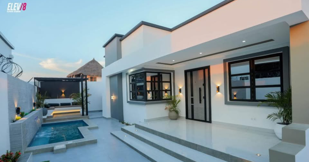 THREE BEDROOMS HOUSE WITH SWIMMING POOL FOR SALE AT BRUFUT GHANA TOWN NEWLY BUILT