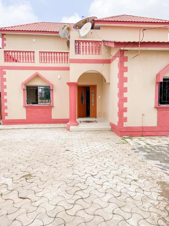 Three bedrooms house for sale at paradise estate with swimming pool for D6.5millions with negotiations 