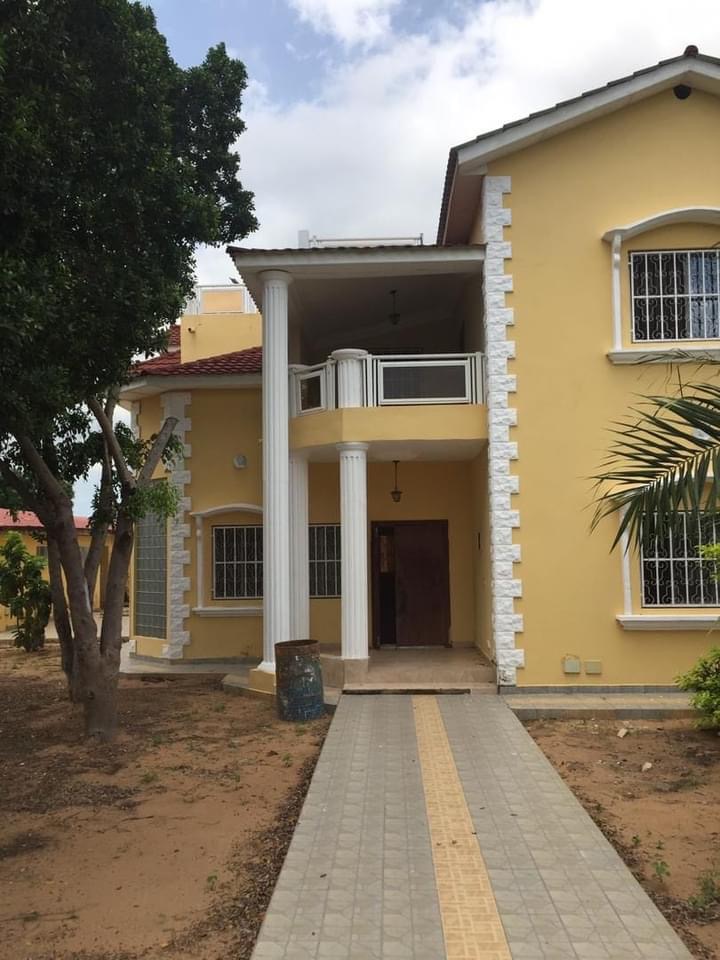 4 Bedrooms house for sale at Old Yundum Coastal Road