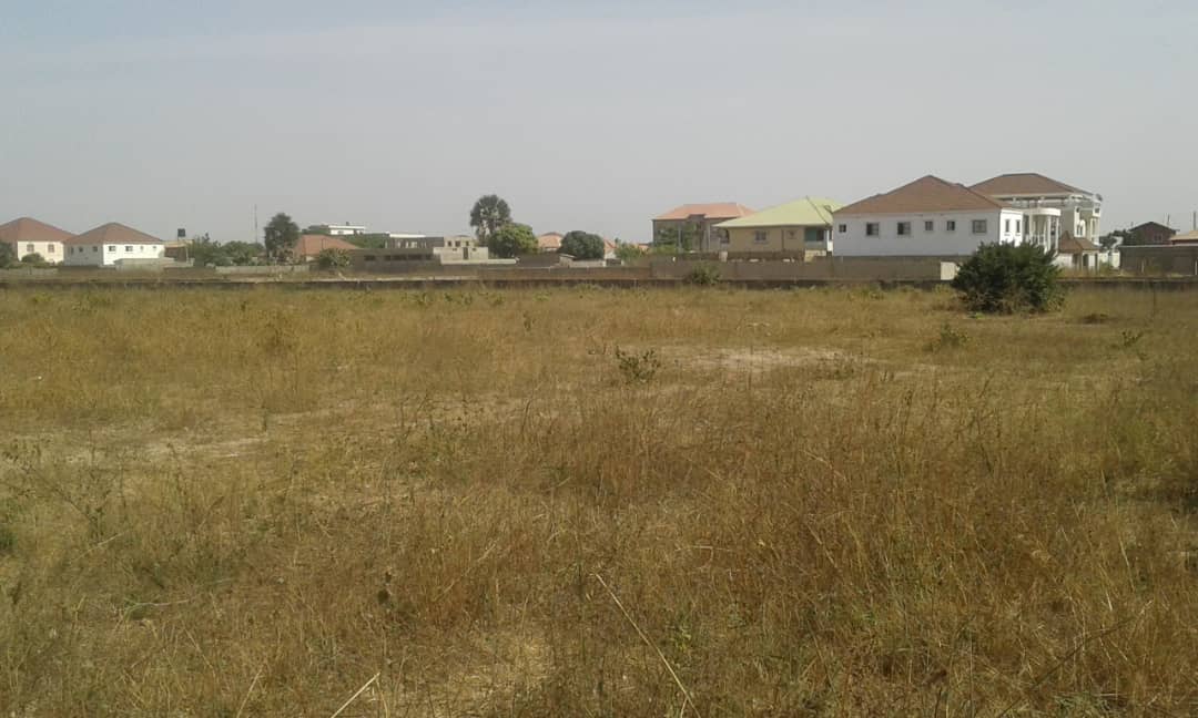 Paradise estate 20mx25m cash 850,000 water and electricity available